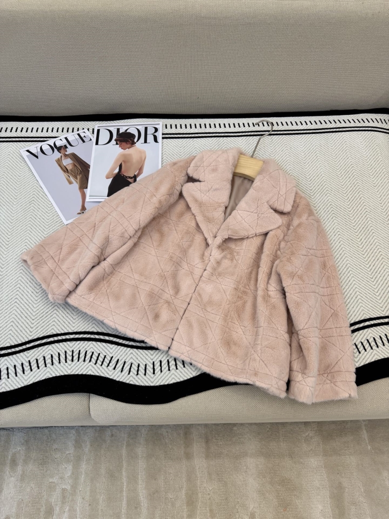 chr1st1an D10r outwear